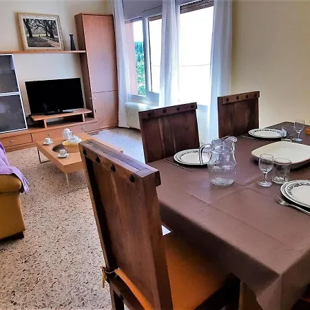 En Con 2 Habitaciones, Cocina Equipada Y Estacionamiento - Ideal Familias - Es-170-42 *