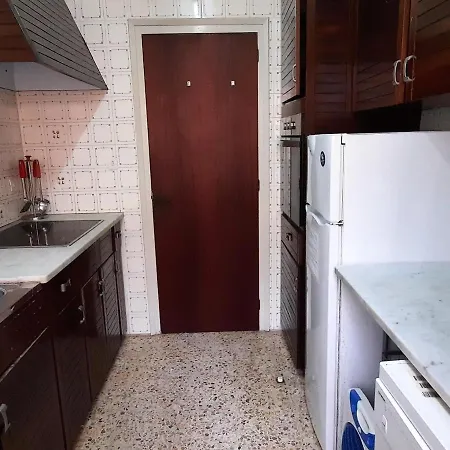 En Con 2 Habitaciones, Cocina Equipada Y Estacionamiento - Ideal Familias - Es-170-42 Llanca
